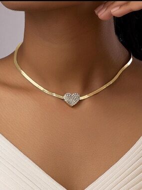 Gold heart choker